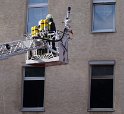 Brand Wohnung mit Menschenrettung Koeln Vingst Ostheimerstr  P075